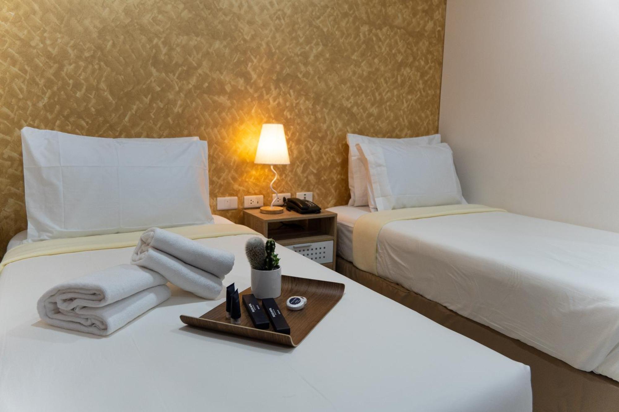 Dccco Hotel Dumaguete City Ngoại thất bức ảnh